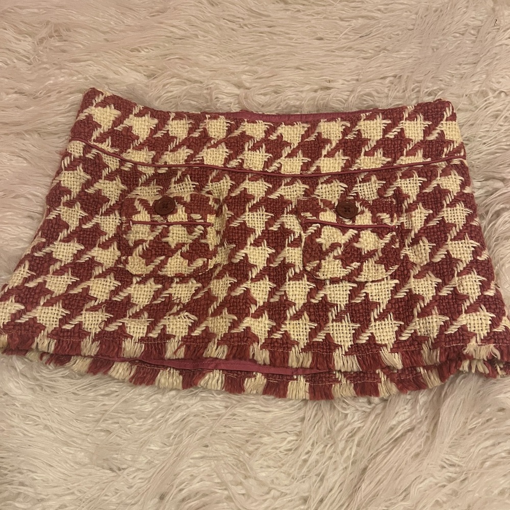 Stylish Red and Cream Houndstooth Skirt